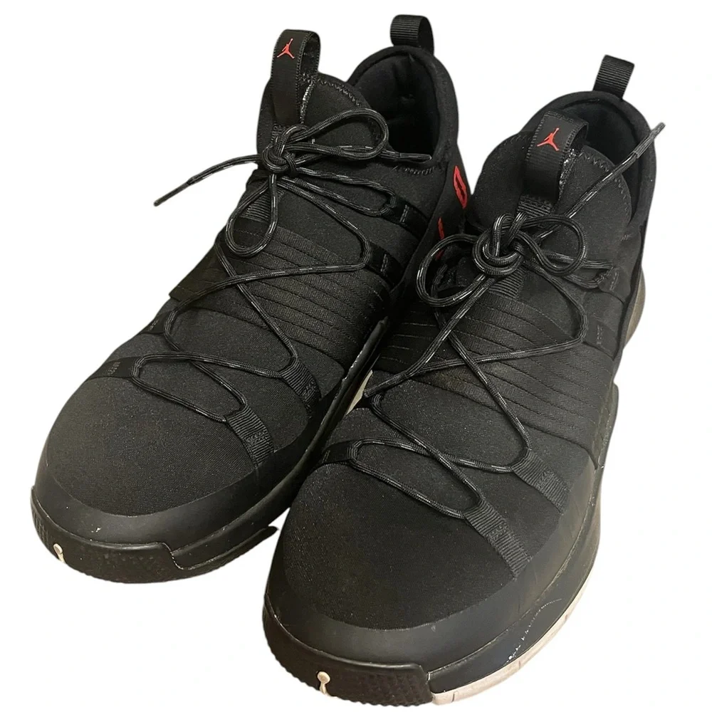 Jordan Men's Red and Black Sneakers